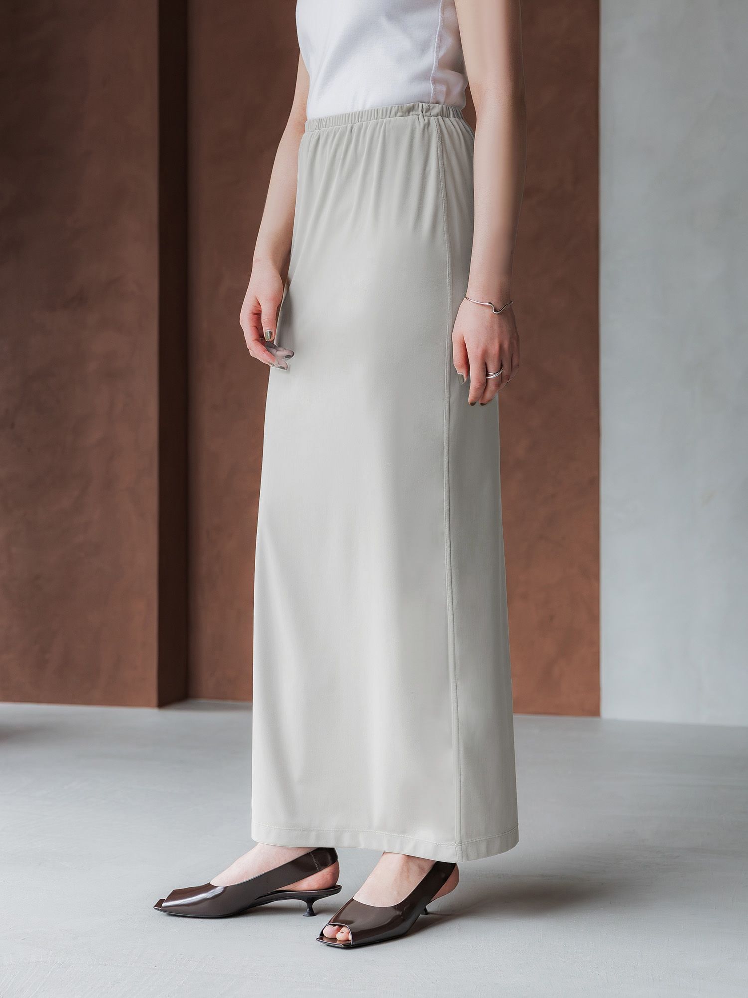 ストレッチベロアストレートスカート