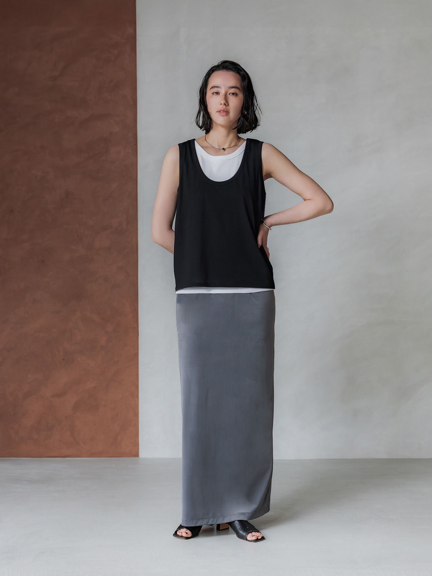 ストレッチベロアストレートスカート