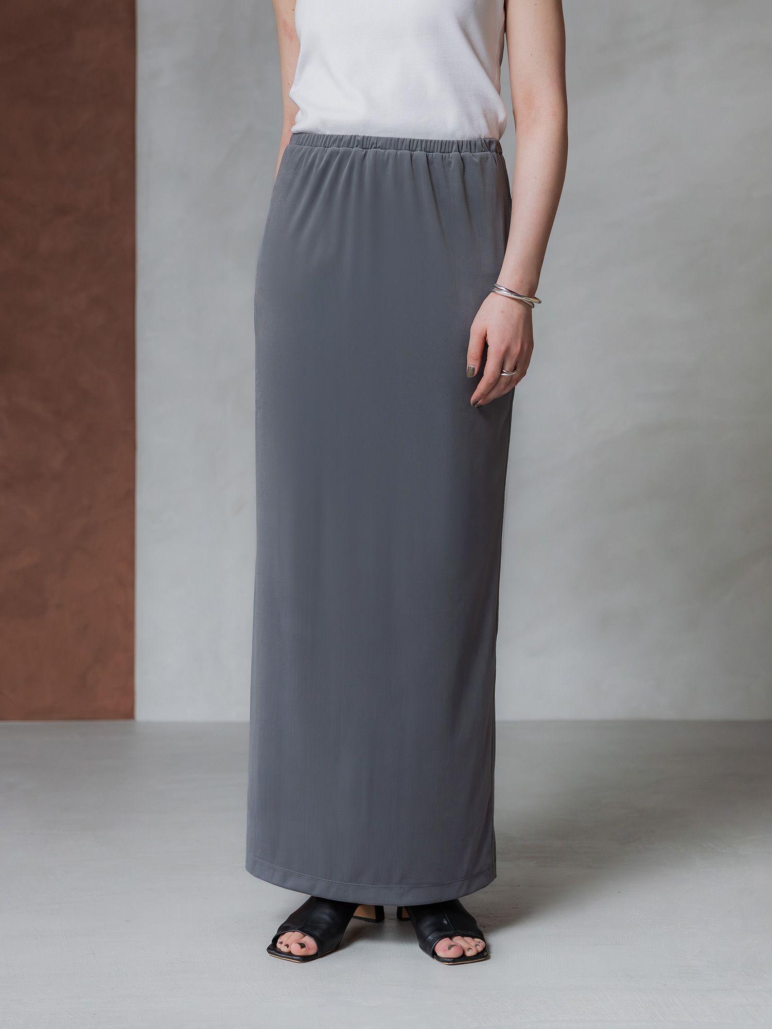 ストレッチベロアストレートスカート