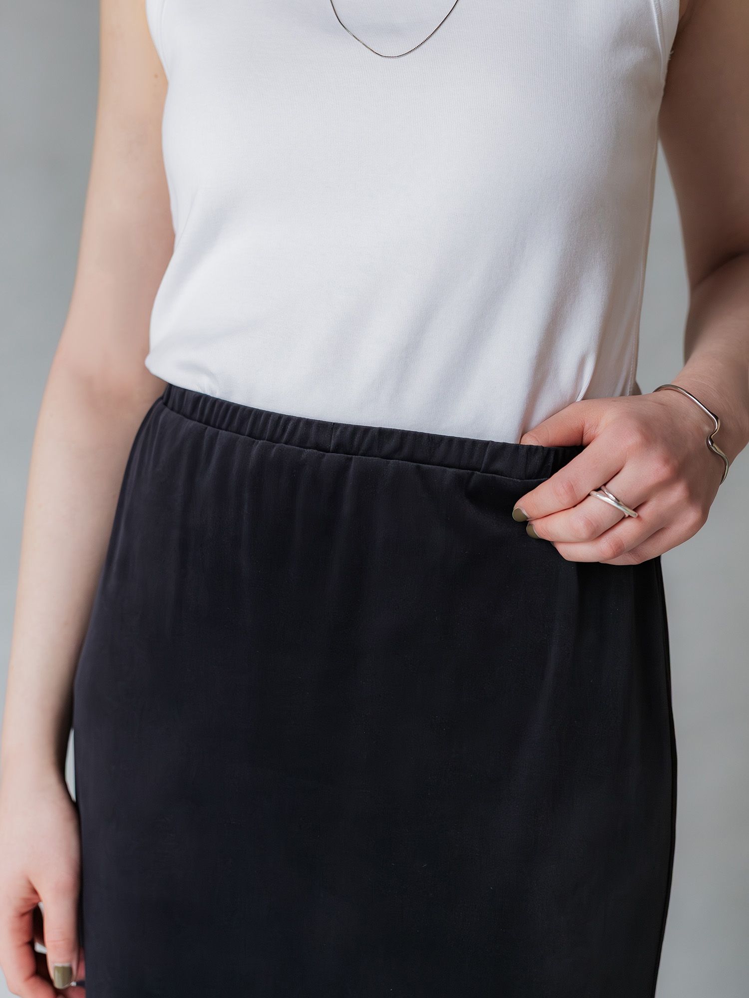 ストレッチベロアストレートスカート