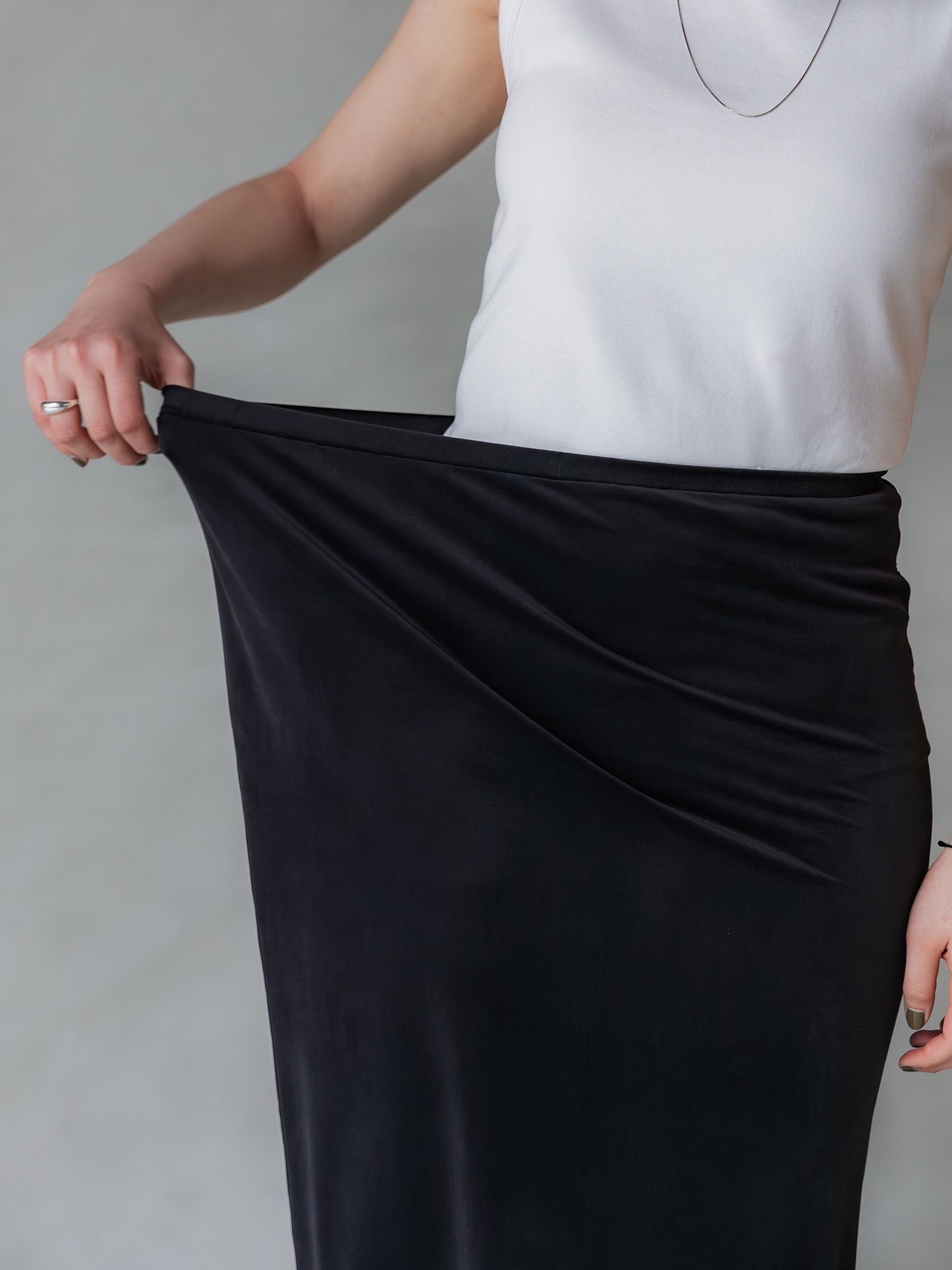 ストレッチベロアストレートスカート