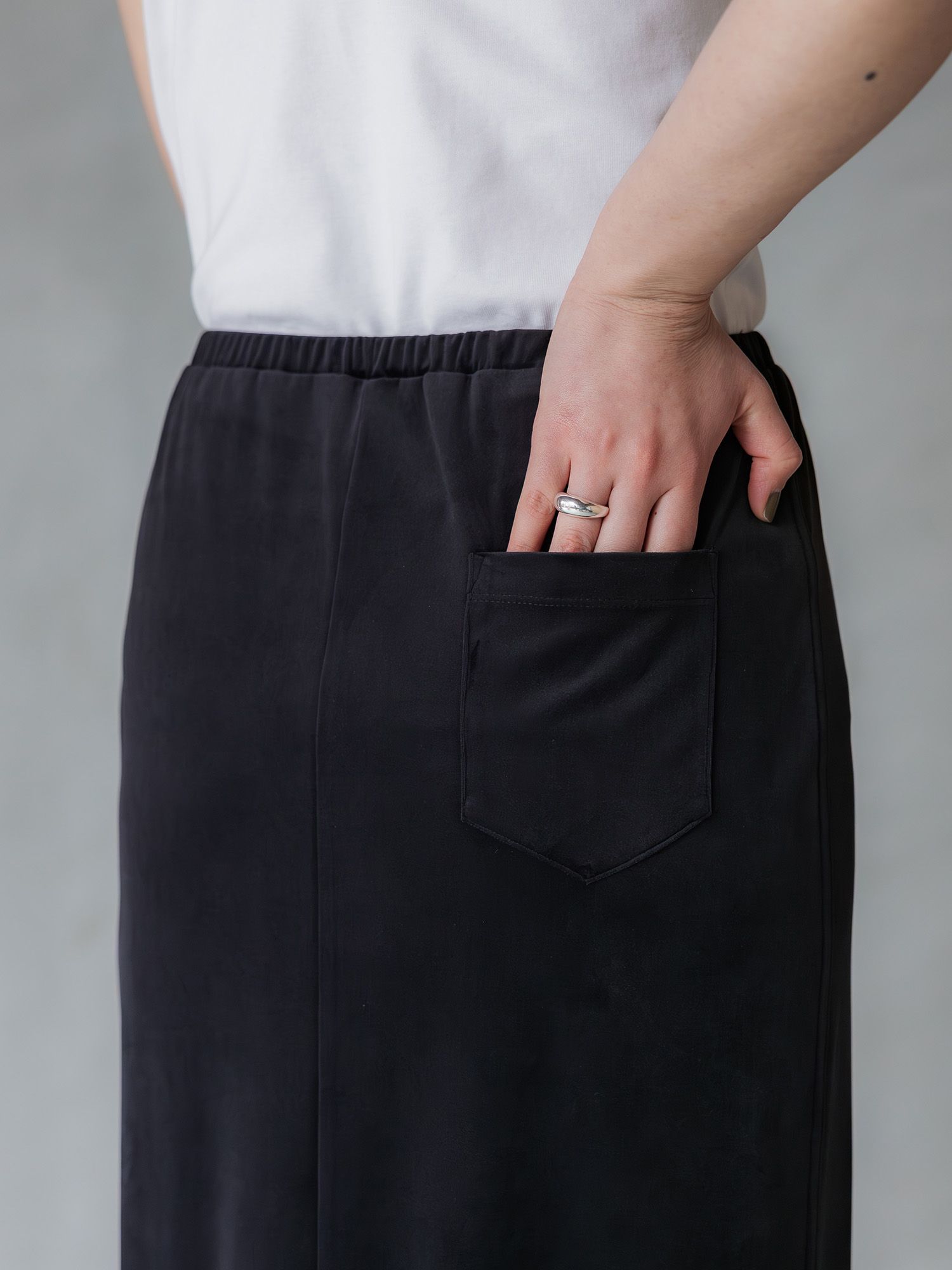 ストレッチベロアストレートスカート