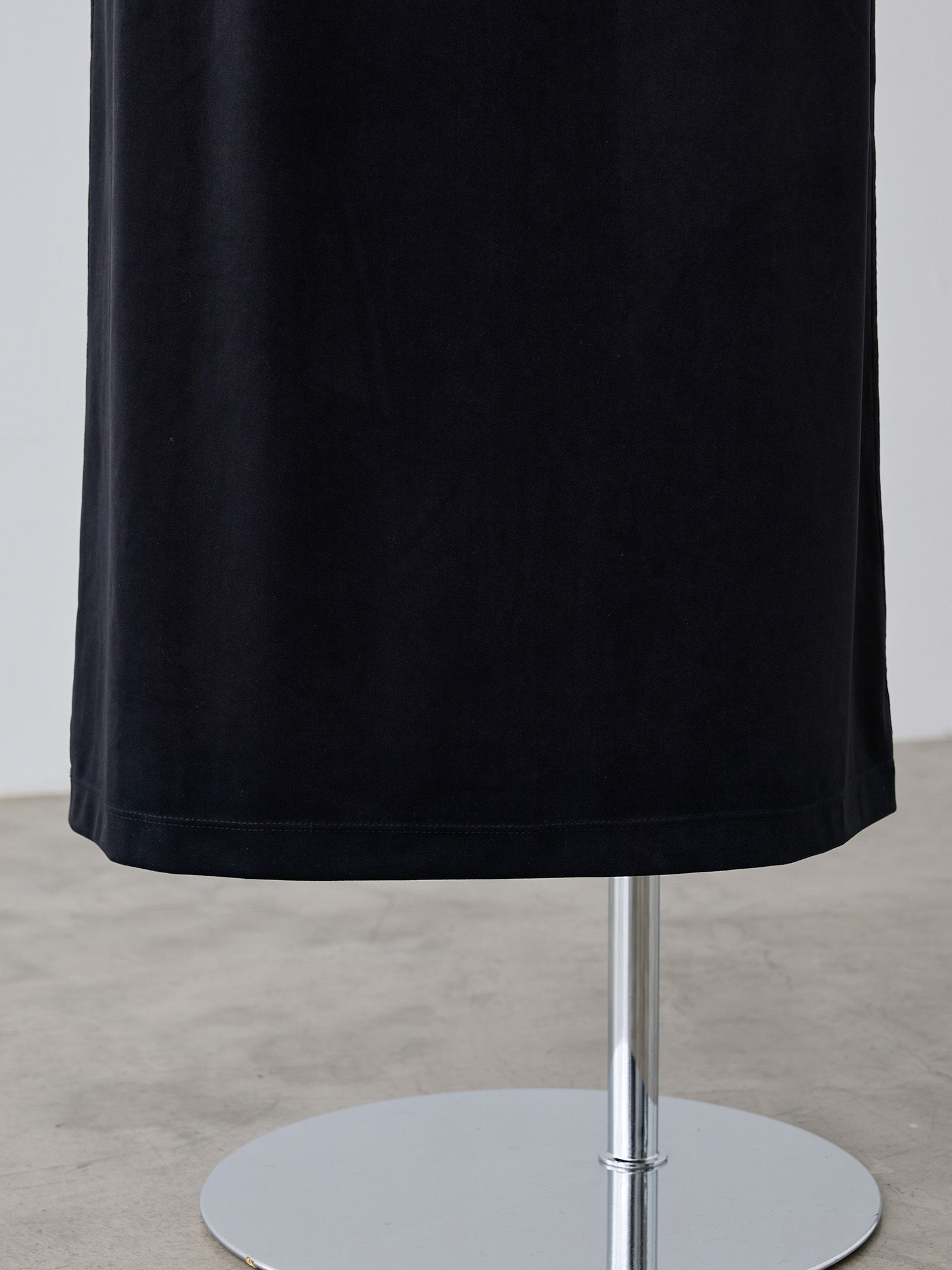 ストレッチベロアストレートスカート